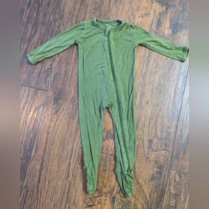 Kyte baby bamboo zip up footies 6-12 months